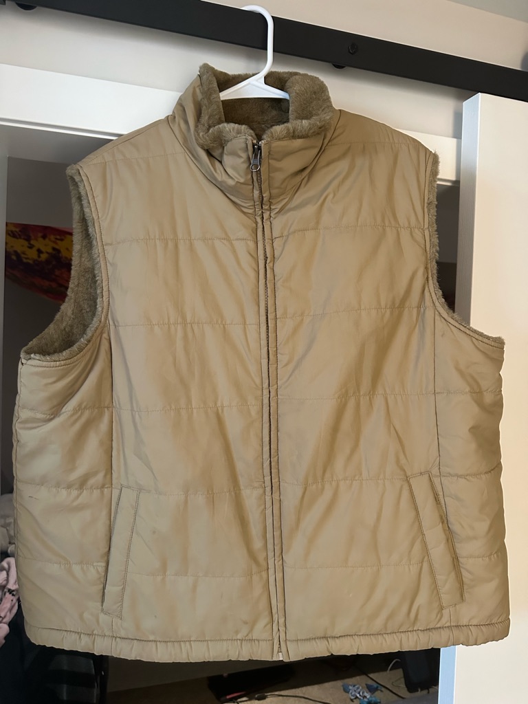 Eddie Bauer Quilted Vest With Taupe Faux Fur Lining